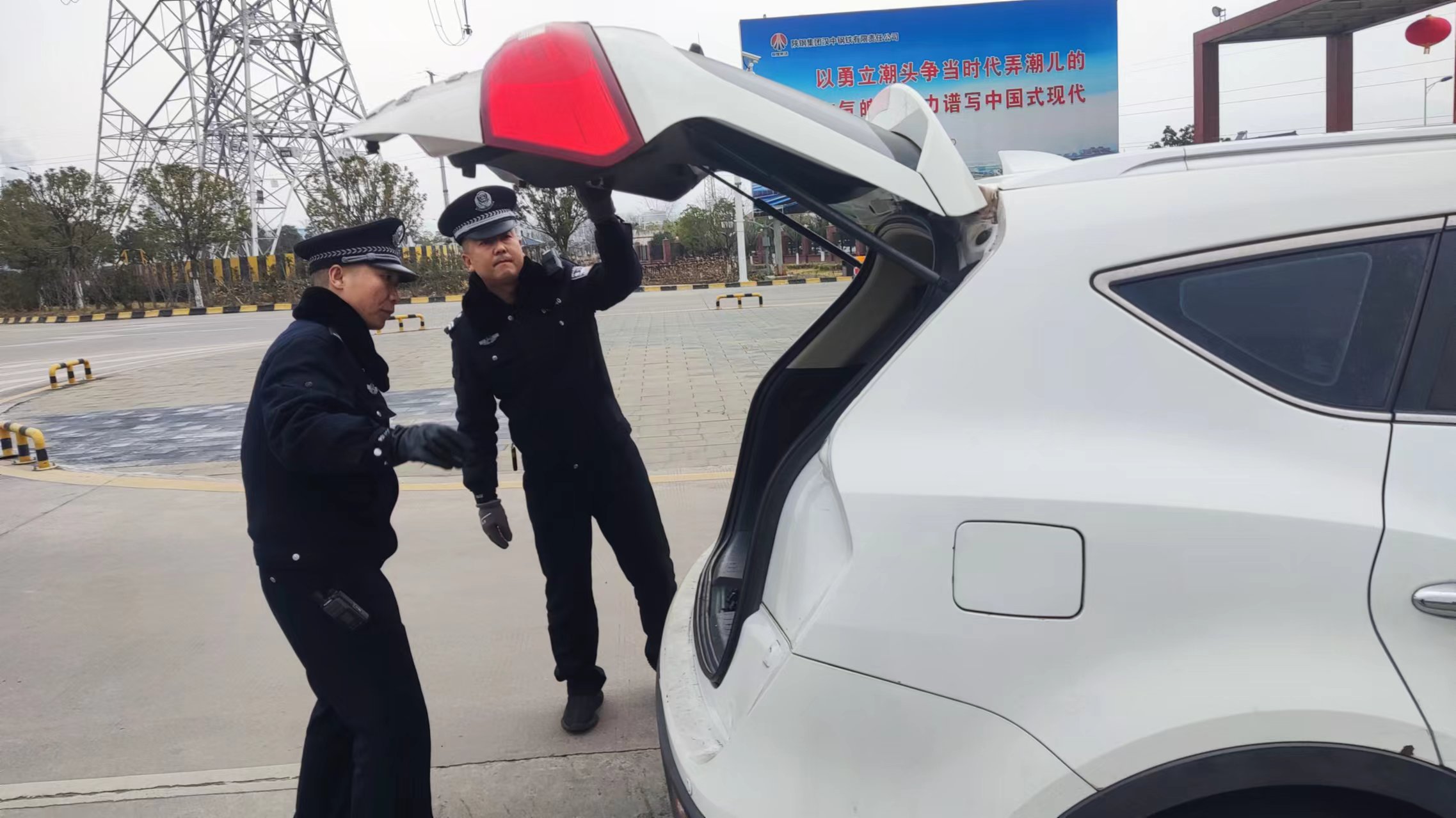 安全“不放假”平安“不打烊” -保衛部持續加強春節前安全大檢查