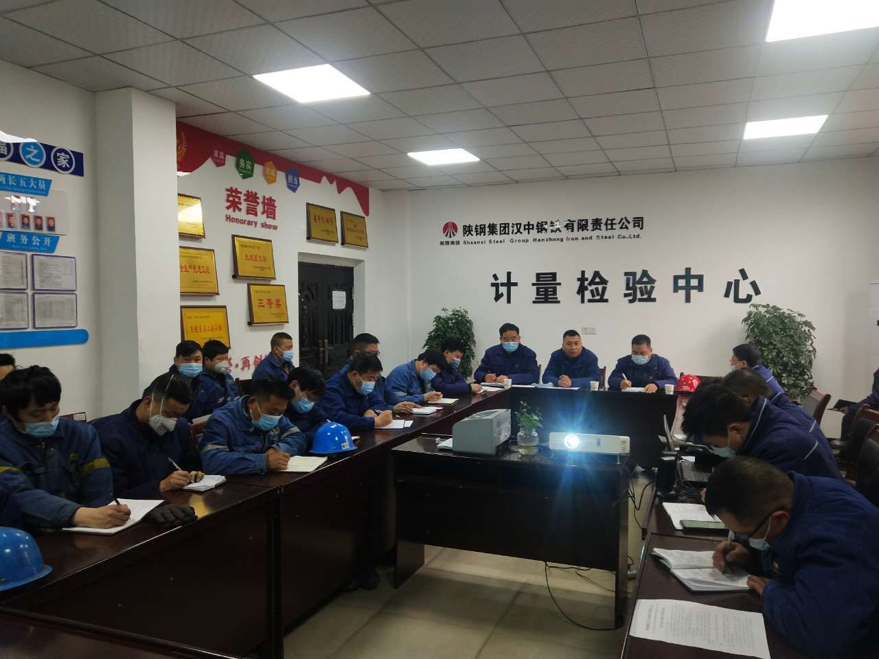 �������������Ρ��^���c��ͨ����ȫ�̉�